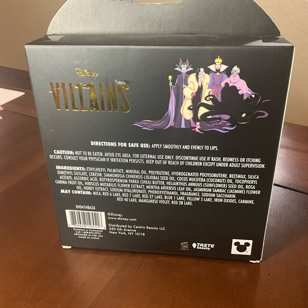 Disney Villains Lip Vitamin E Infused Lip Oil, NIB Sealed - Picture 2 of 2